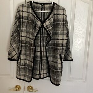 H&M Black and White Plaid Jacket with two side pockets